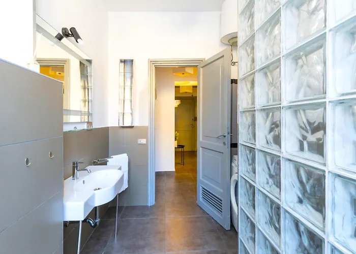 Hostly - Nicole Volturno- Full Center Daire Roma